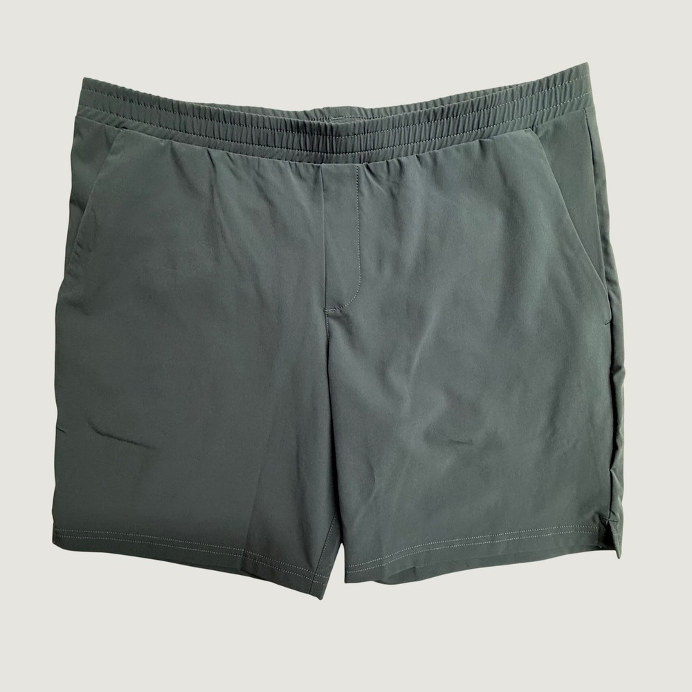 Under Armour Boys YXL 18-20 Gray Stretch Golf Shorts Pull On Athletic Pockets